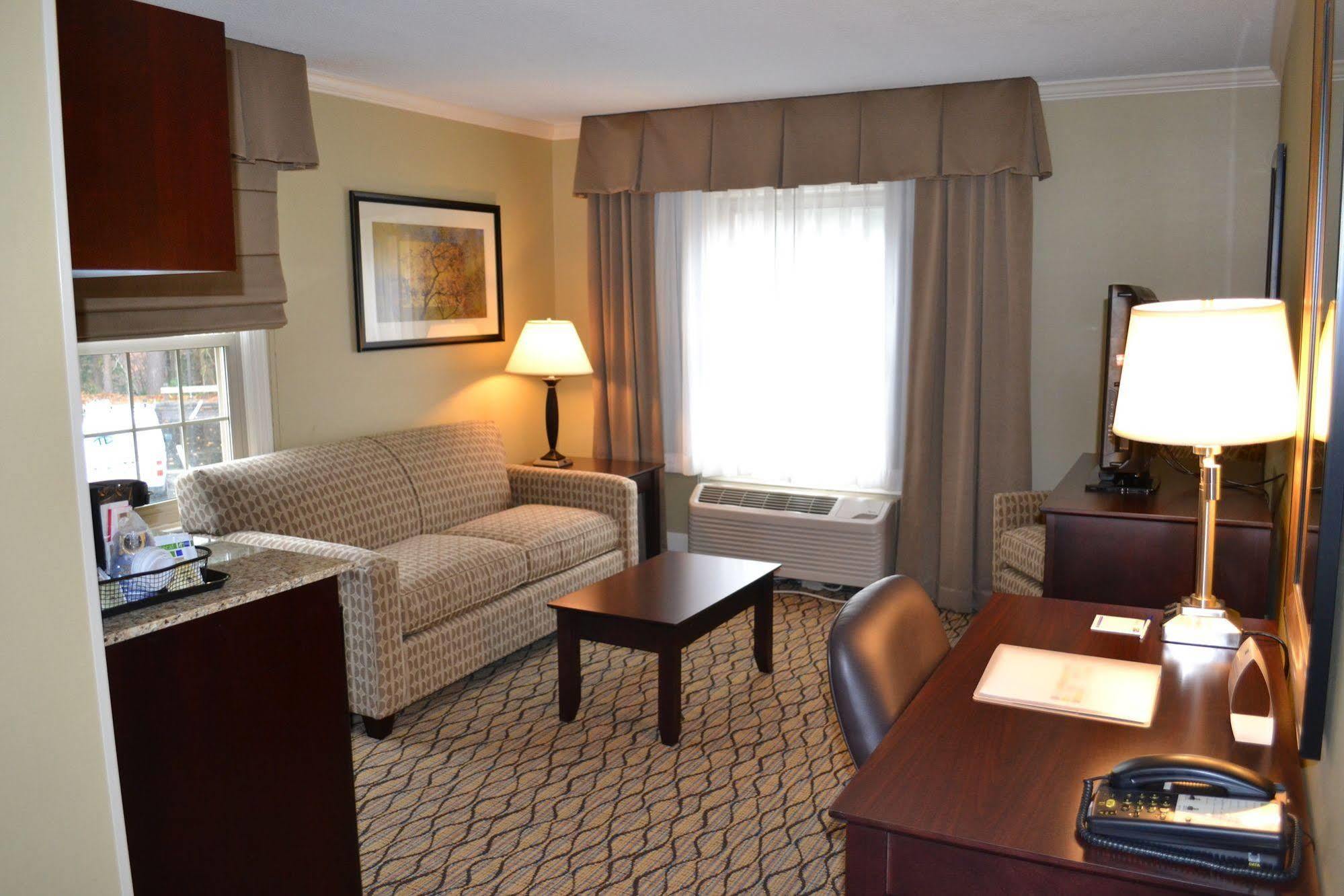 Holiday Inn Express And Suites Merrimack, An Ihg Hotel Room photo